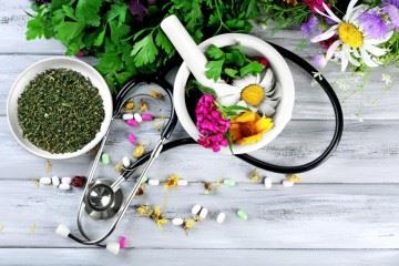 وجود طب‌ سنتی در کنار طب کلاسیک برای همه جوامع لازم است